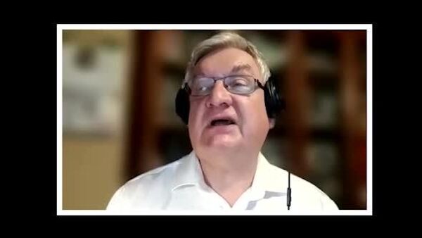 Процесс интеграции банковских систем России и Таджикистана можно назвать образцовым, заявил в беседе со @SputnikTj директор Центра исследований соцэкономики Алексей Зубец - Sputnik Таджикистан