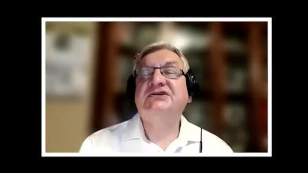 Для граждан Таджикистана вступление в ЕАЭС – это безусловное благо, рассказал @SputnikTj директор Центра исследований соцэкономики Алексей Зубец - Sputnik Таджикистан