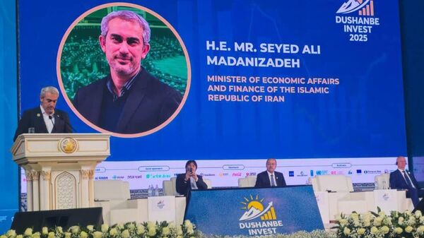 Вазири иқтисод ва дороии Эрон Сайид Алӣ Маданизода дар форуми байналмилалии сармоягузории “Душанбе Инвест - 2025” бунёди хатти интиқоли барқ Тоҷикистон–Афғонистон–Эронро пешниҳод кард - Sputnik Тоҷикистон