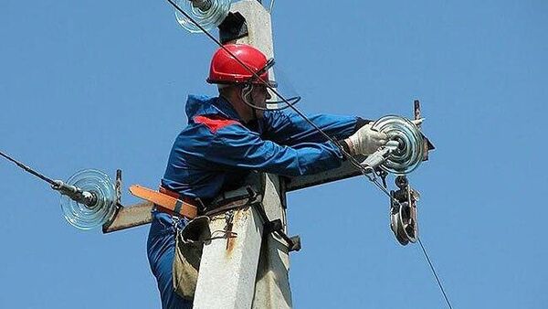 Дар бархе кӯчаву маҳаллаҳои Душанде боз барқ хомуш карда мешавад - Sputnik Тоҷикистон