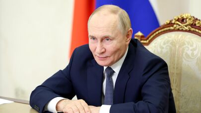 Президент РФ Владимир Путин проводит встречу в режиме ВКС с главами 21 субъекта страны, избранными 14 сентября 2025 года в ходе единого дня голосования.