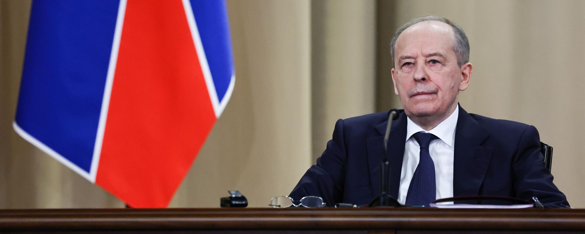 Директор Федеральной службы безопасности РФ Александр Бортников на заседании коллегии Федеральной службы безопасности. - Sputnik Таджикистан, 1920, 16.10.2025