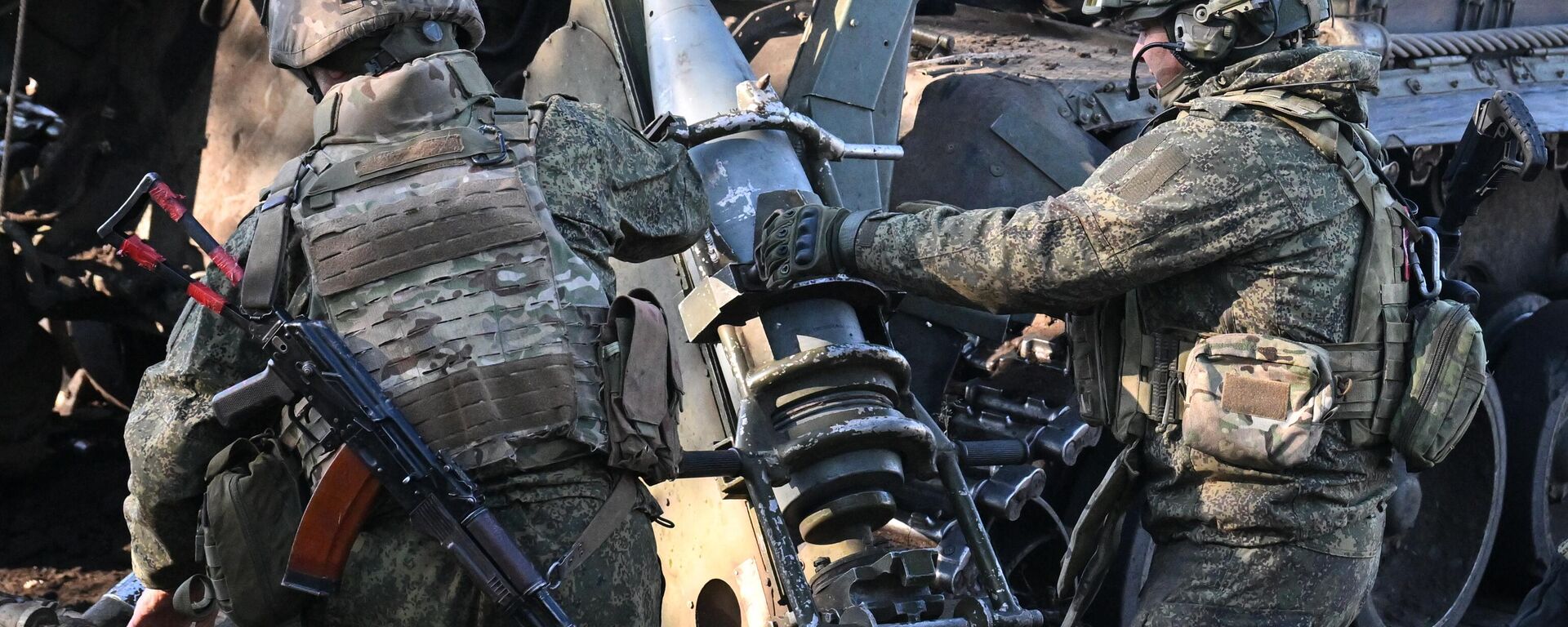 Боевая работа САУ Малка группировки Центр - Sputnik Тоҷикистон, 1920, 28.10.2025