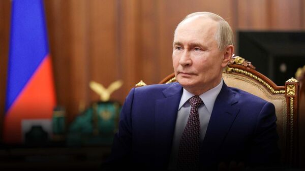 Путин поздравляет RT с 20-летием и общается с героями докфильмов телеканала о СВО - Sputnik Таджикистан