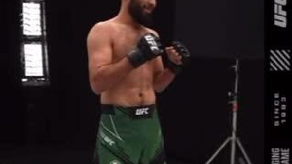 Уже 1 ноября таджикский боец Муин Гафуров сразится с американцем Майлс Джонс по кличке Chapo - Sputnik Таджикистан