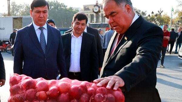 В Худжанде прошла ярмарка сельскохозяйственной продукции - Sputnik Таджикистан
