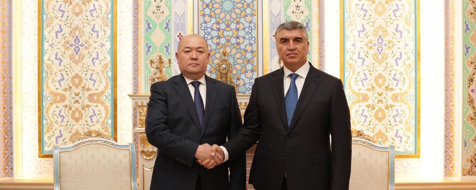 Встреча Генерального прокурора Республики Таджикистан Х.С. Вохидзода и Генерального прокурора Киргизской Республики Максата Кубатовича Асаналиева. - Sputnik Тоҷикистон, 1920, 20.10.2025