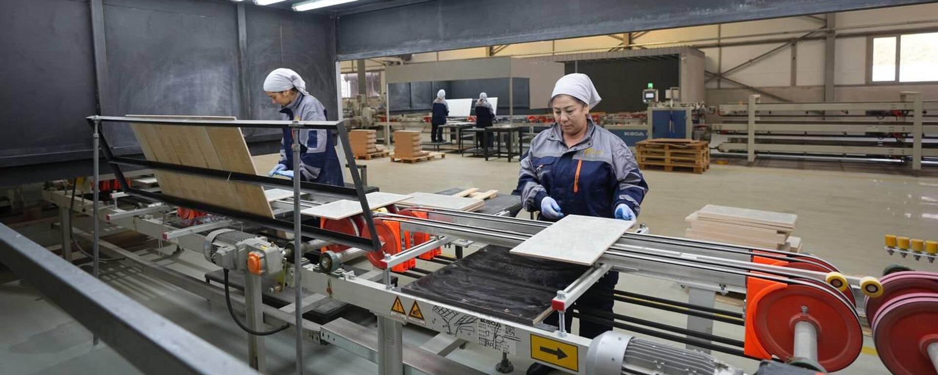 Промышленное предприятие в северной части района Исмоили Сомони Душанбе - Sputnik Таджикистан, 1920, 09.12.2025