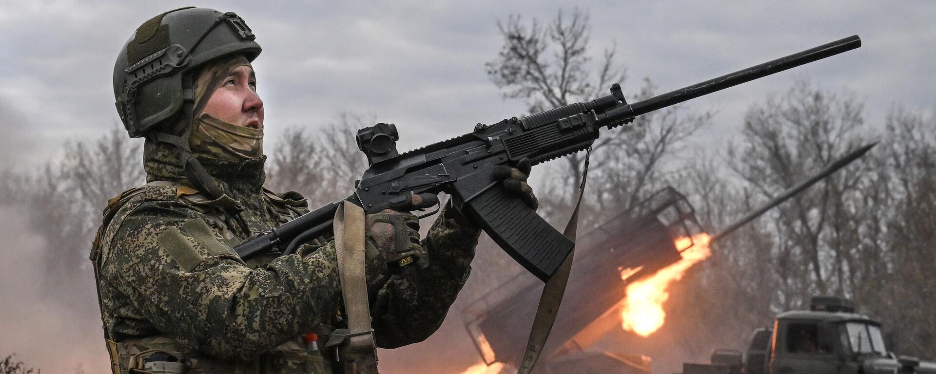 Боевая работа РСЗО Град группировки Центр  - Sputnik Тоҷикистон, 1920, 23.10.2025