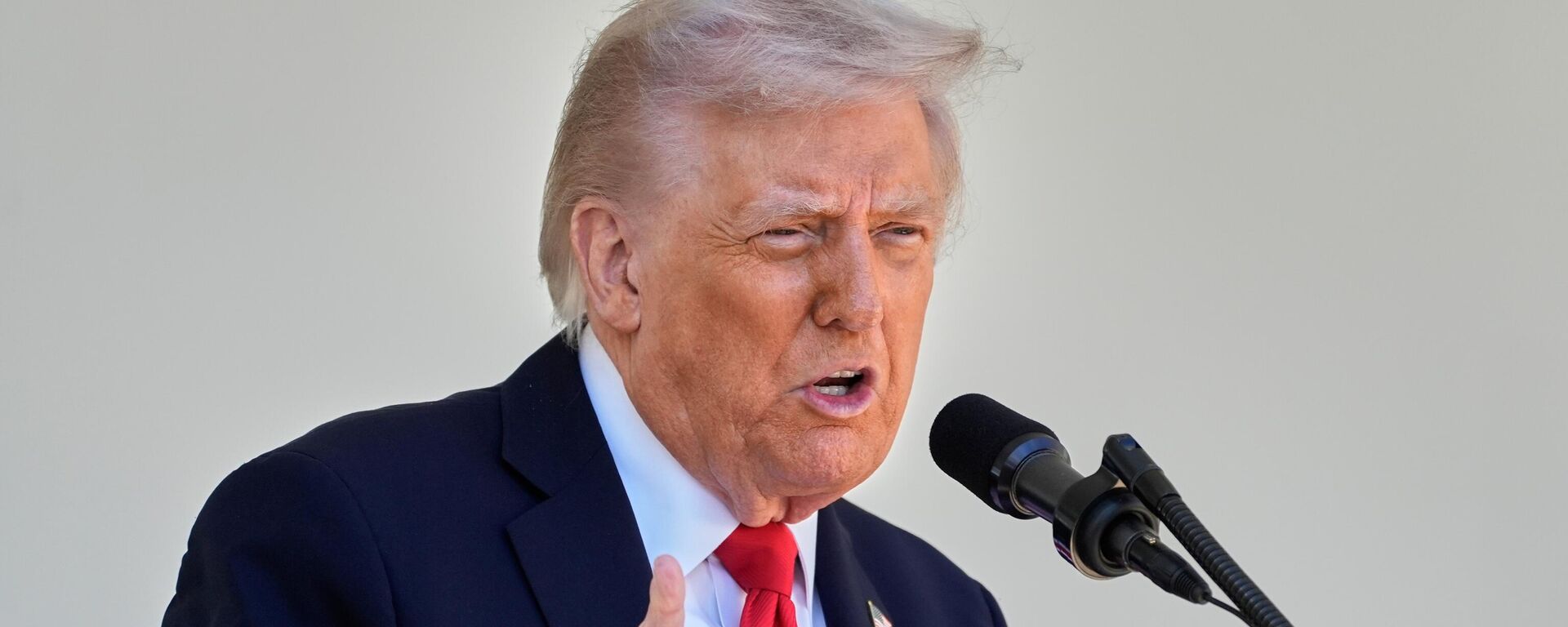 Президент США Дональд Трамп - Sputnik Тоҷикистон, 1920, 25.10.2025