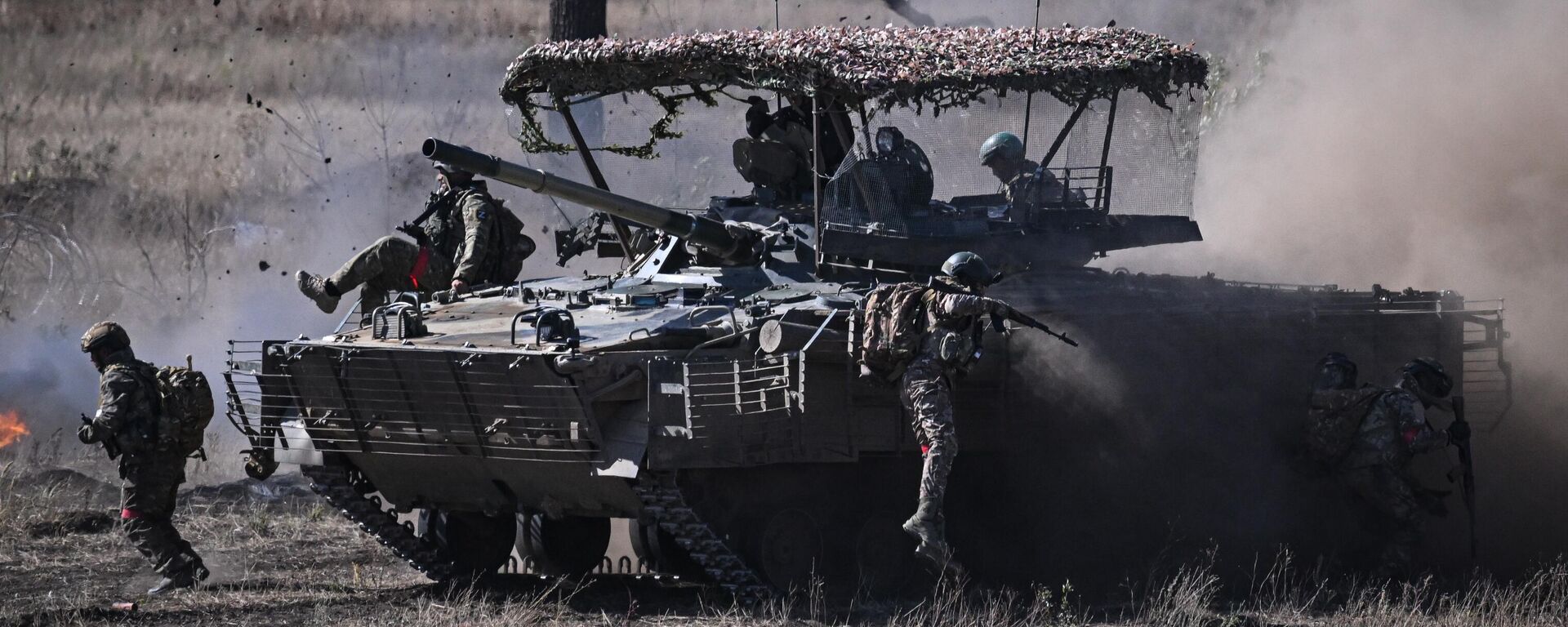 Боевое слаживание военнослужащих группировки войск Центр - Sputnik Таджикистан, 1920, 22.10.2025