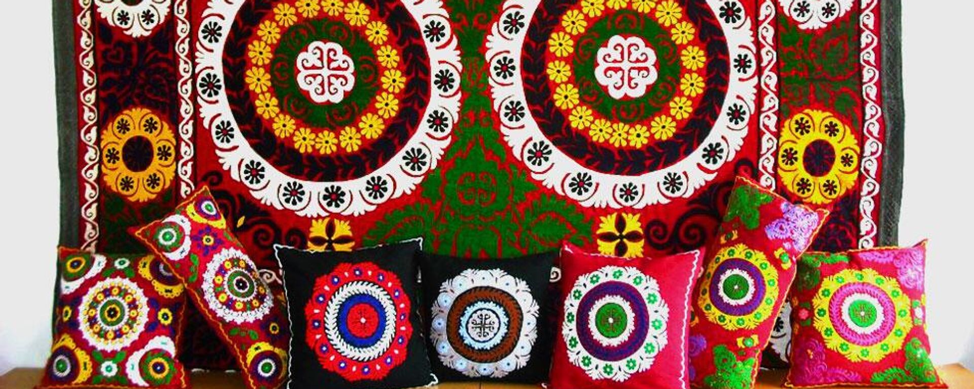 Ҳунари сӯзанидӯзӣ дар Тоҷикистон - Sputnik Тоҷикистон, 1920, 23.10.2025