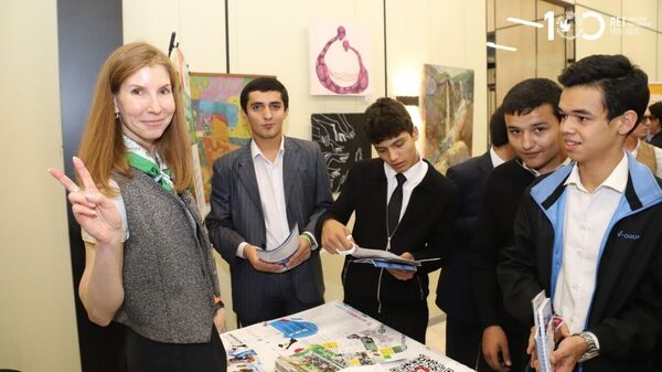 Международная выставка-ярмарка Российское образование. Таджикистан - Sputnik Таджикистан