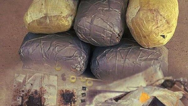 В Самаркандской области задержали мужчину при попытке ввезти из Таджикистана крупную партию наркотиков - Sputnik Таджикистан