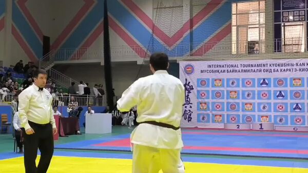 Дар Душанбе мусобиқаи байналмилалии каратэи киокушин идома дорад - Sputnik Тоҷикистон