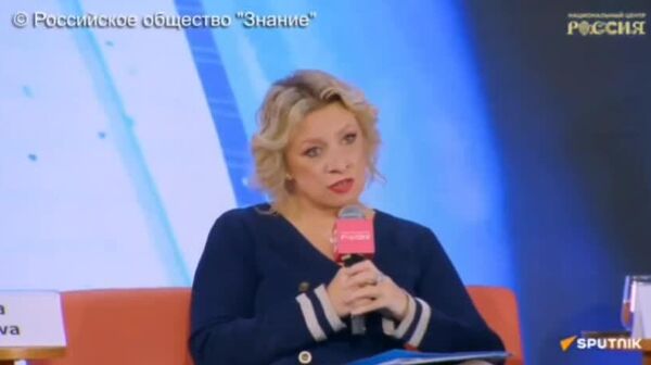 Страны Евросоюза доходят до безумия и разжигают ненависть в сердцах людей, заявила официальный представитель МИД России - Sputnik Таджикистан