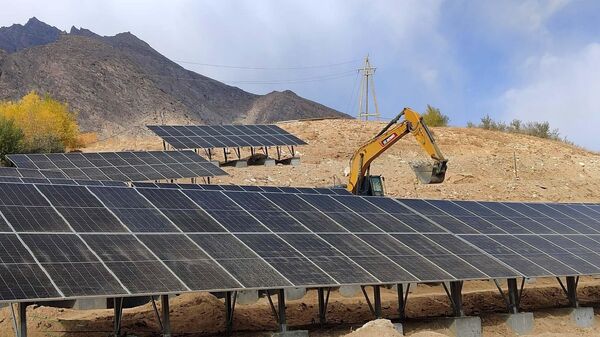 Cтроительство солнечной электростанции в Шугнанском районе - Sputnik Тоҷикистон