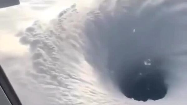 Ураган Мелисса угрожает 1,5 млн человек в Карибском море - Sputnik Таджикистан