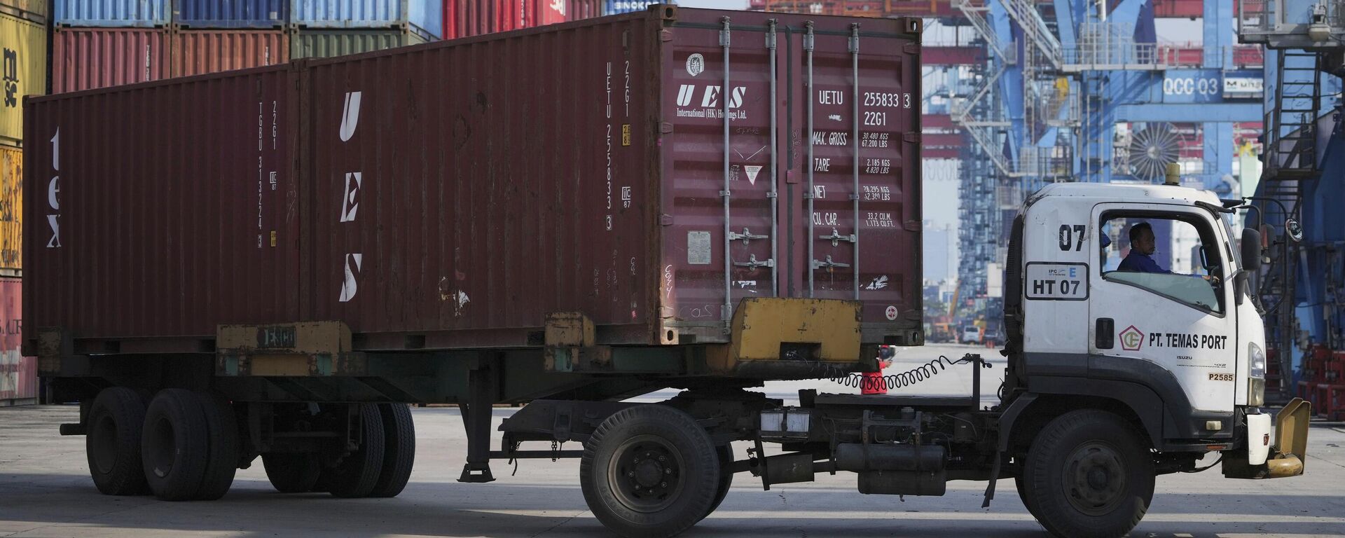 Контейнерный терминал IPC в порту Танджунг Приок в Джакарте, Индонезия, среда, 6 августа 2025 года.  - Sputnik Тоҷикистон, 1920, 29.10.2025