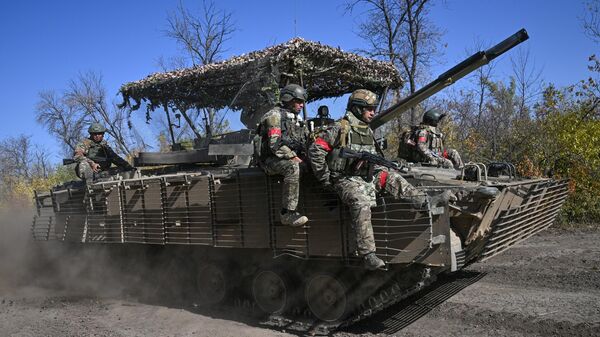 Боевое слаживание военнослужащих в зоне СВО. Архивное фото - Sputnik Тоҷикистон