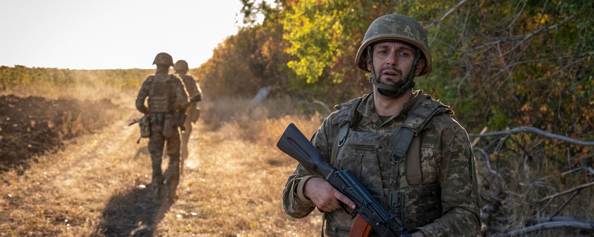 Украинские солдаты 66-й бригады принимают участие в учебно-боевых учениях в Донецкой области, Украина. - Sputnik Тоҷикистон, 1920, 04.06.2026