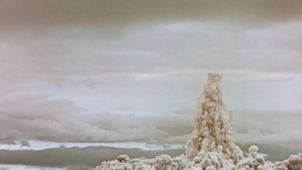 Рӯзи 30 октябри соли 1961 Иттиҳоди Шӯравӣ Шоҳ - Бомба-ро озмоиш кард - Sputnik Тоҷикистон