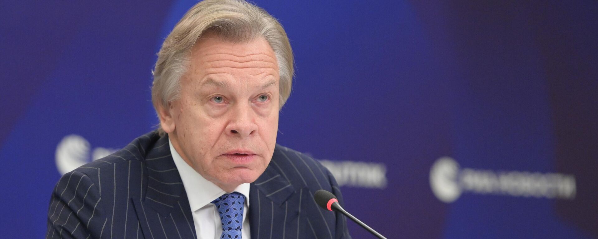 Председатель Комиссии Совета Федерации по информационной политике и взаимодействию со СМИ Алексей Пушков.  - Sputnik Тоҷикистон, 1920, 31.10.2025