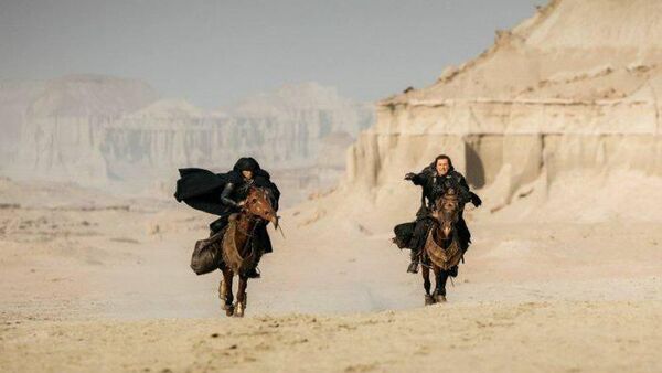 Наворгирии силсилафилми Худо будан душвор аст, ки бар пояи романи бародарон Стругатский сохта шудааст, дар Маскав ва Эрон ба анҷом расид - Sputnik Тоҷикистон