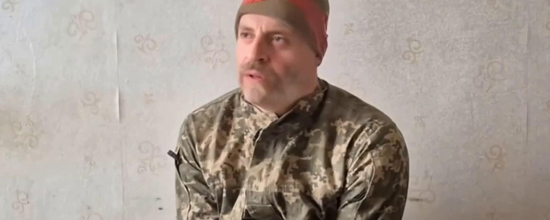 Видео с военнослужащими ВСУ, сдавшимися в плен в районе Купянска - Sputnik Таджикистан, 1920, 02.11.2025