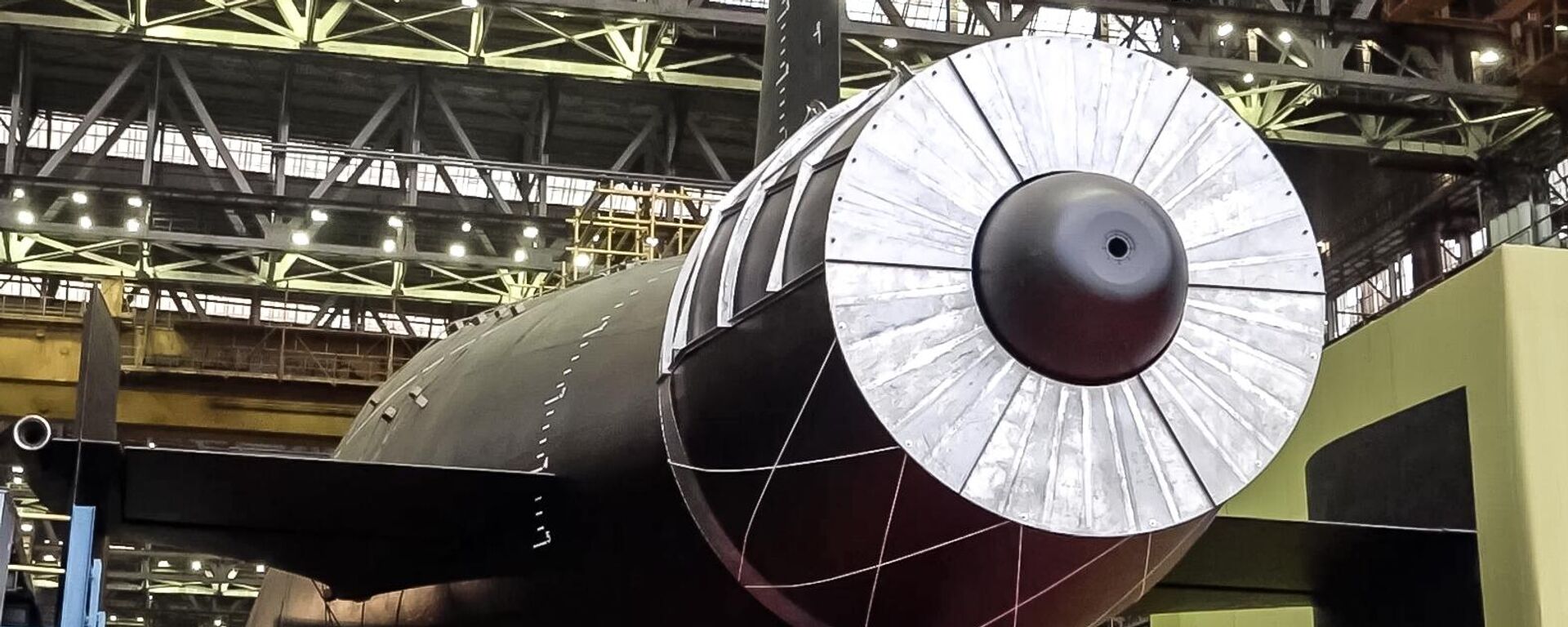 Церемония вывода из эллинга атомной подводной лодки Хабаровск в Северодвинске Церемония вывода из эллинга атомной подводной лодки Хабаровск в Северодвинске - Sputnik Таджикистан, 1920, 06.11.2025