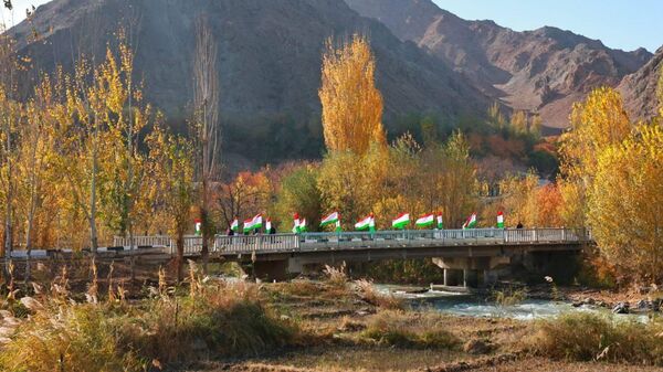 Дорога Исфара - Чоркух - Ворух  - Sputnik Тоҷикистон