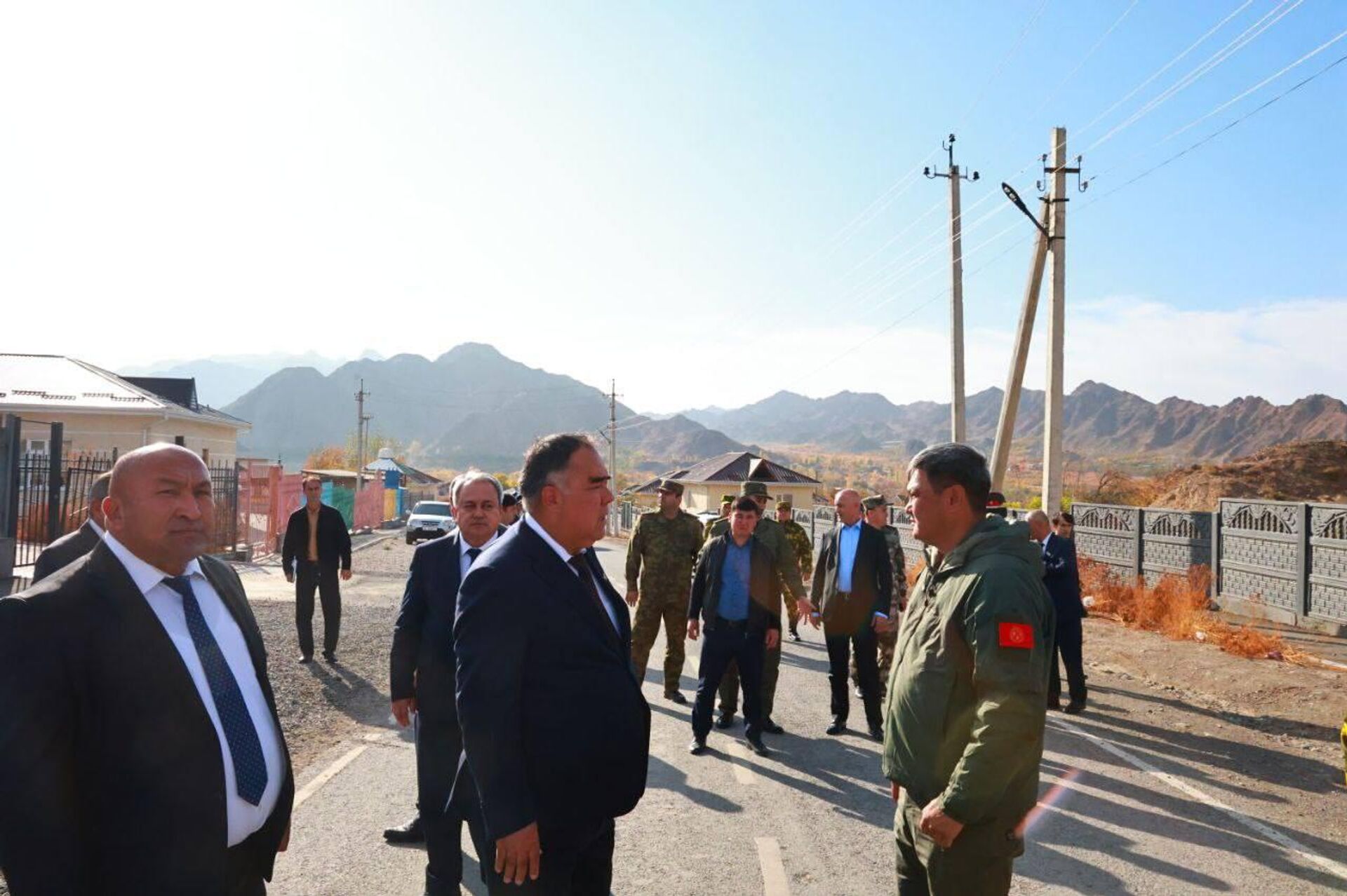 Роҳи мошингарди Исфара–Чоркуҳ–Ворух боз шуд - Sputnik Тоҷикистон, 1920, 03.11.2025