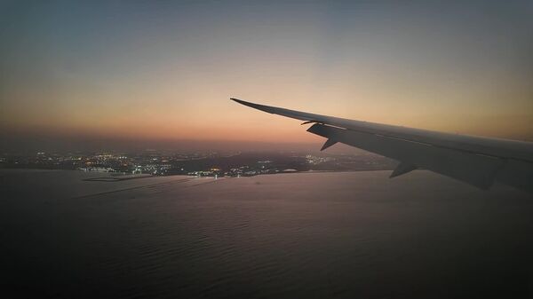 Эмомали Рахмон прибыл с рабочим визитом в Катар, пресс-служба главы Таджикистана публикует первые кадры с момента приземления президентского борта - Sputnik Таджикистан