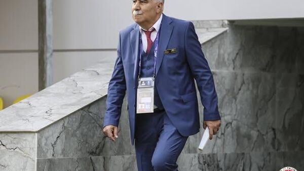 Фаррух Авезов духтури Бозиҳои Лигаи КФО - 2025-2026 таъйин шуд - Sputnik Тоҷикистон