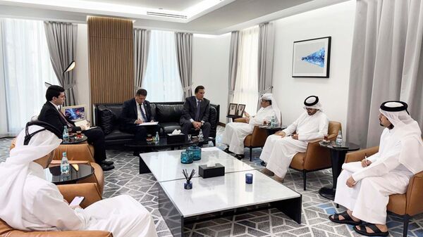 Встреча директора Агентства гражданской авиации при Правительстве Республики Таджикистан Назарзода Хабибулло Темура с генеральным директором Управления гражданской авиации Государства Катар Мухаммадом Фалехом Аль Хаджри - Sputnik Тоҷикистон