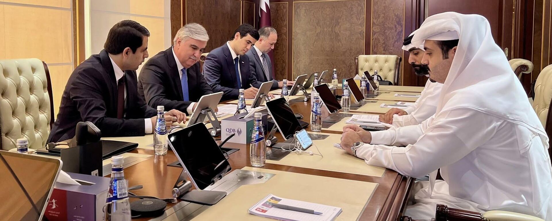 Встреча министра финансов республики Таджикистан с руководством Банка развития Катара - Sputnik Тоҷикистон, 1920, 05.11.2025