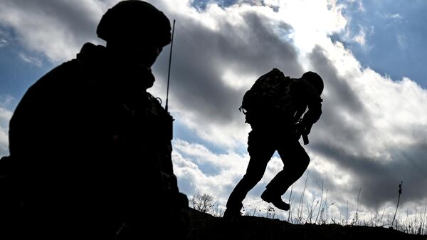 Боевое слаживание военных разведчиков группировки войск Центр в зоне СВО - Sputnik Таджикистан