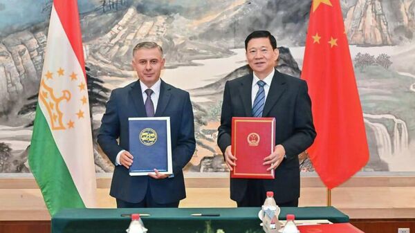 Визит делегации Комитета по чрезвычайным ситуациям в Китай - Sputnik Тоҷикистон