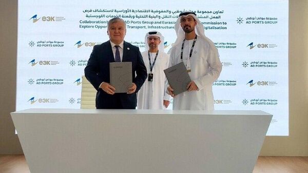 ЕЭК и ОАЭ изучат возможности создания новых логистических центров в странах ЕАЭС - Sputnik Таджикистан