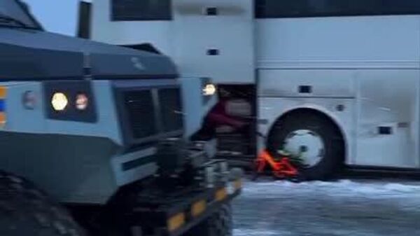 Более 50 граждан Таджикистана эвакуировали в Казахстане из сломавшегося автобуса - Sputnik Таджикистан