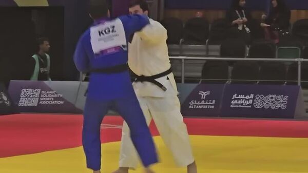 Темур Раҳимов, ҷудокори шинохтаи тоҷик дар рақобати аввалаш дар Бозиҳои ҳамбастагии исломӣ пирӯз шуд - Sputnik Тоҷикистон