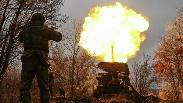 Боевая работа самоходной пушки 2С7 Пион группировки Запад - Sputnik Таджикистан