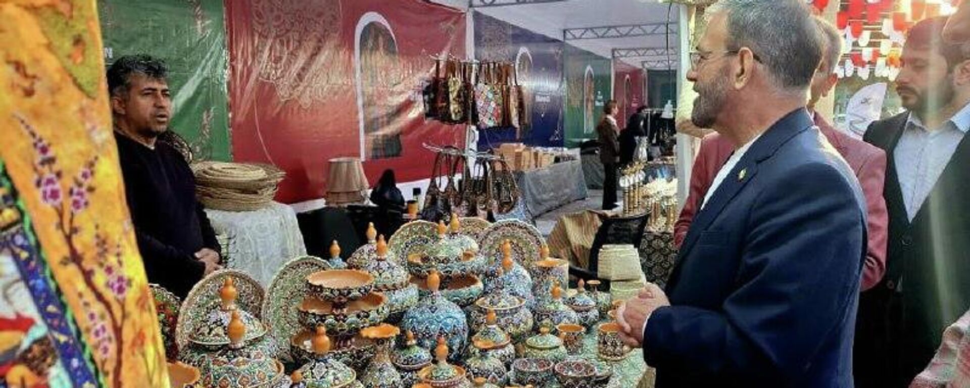 Дар Душанбе намоишгоҳи муштараки бузурги Эрону Тоҷикистон оғоз ёфт - Sputnik Тоҷикистон, 1920, 12.11.2025