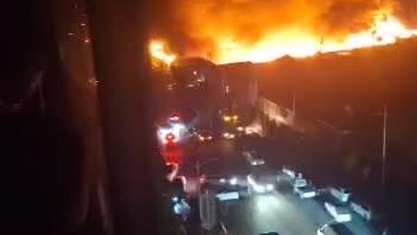 В Пенджикенте горит базар - Sputnik Таджикистан