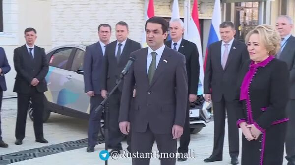 Тоҷикистон ба омӯзиши забони руӣ ва ҷойгоҳи он аҳамияти вижа медиҳад - Sputnik Тоҷикистон