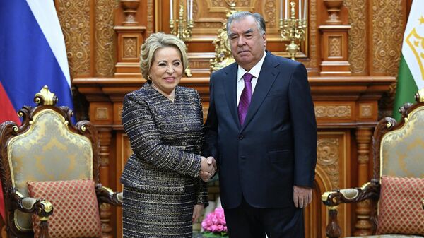 Встреча Эмомали Рахмона и Председателя Совета Федерации Федерального Собрания Российской Федерации Валентины Матвиенко - Sputnik Таджикистан