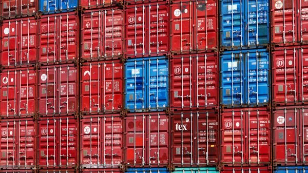 Железнодорожные контейнеры в порту. Иллюстративное фото - Sputnik Тоҷикистон
