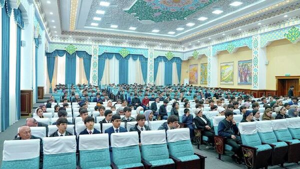 Власти Душанбе провели экстренные встречи с подростками после серии драк с ножами - Sputnik Таджикистан