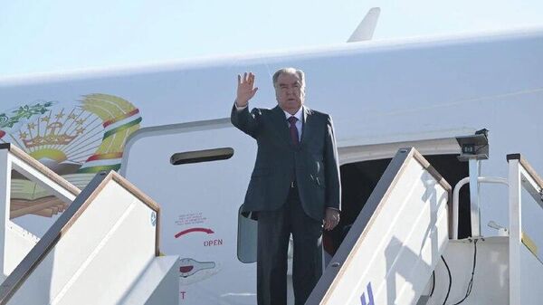 Эмомали Рахмон отбыл в Ташкент для участия на Консультативной встрече глав государств Центральной Азии - Sputnik Таджикистан