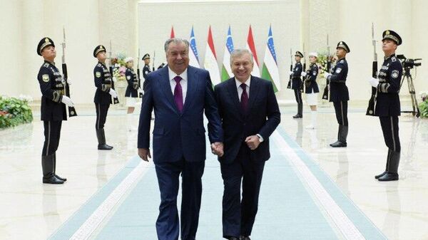 Эмомали Рахмон встретился с Шавкатом Мирзиёевым - Sputnik Таджикистан